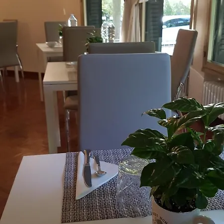 Alighieri Nocleg ze śniadaniem *